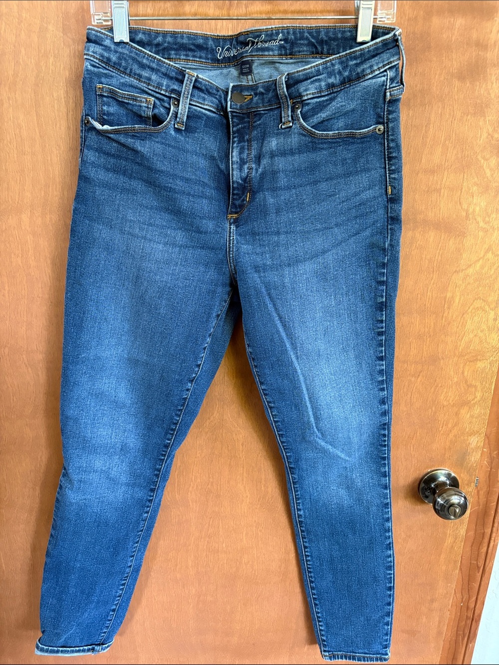 Universal Thread Mid Wash High-Rise Skinny Jeans - Indigo Blue. Size 12/31R.